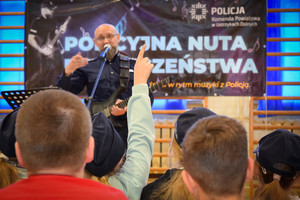 policjant i dzieci