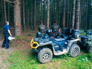 policjant quad straż leśna