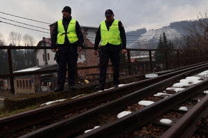 funkcjonariusze Policji i SOK-u