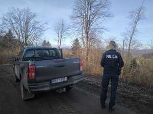 policjanci i Straż Leśna