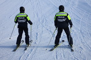 policjanci na stoku
