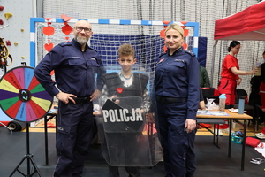 policjanci podczas WOŚP