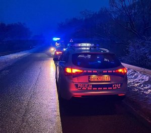 policjanci, ambulans