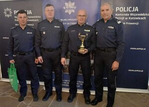 policjanci podczas zawodów