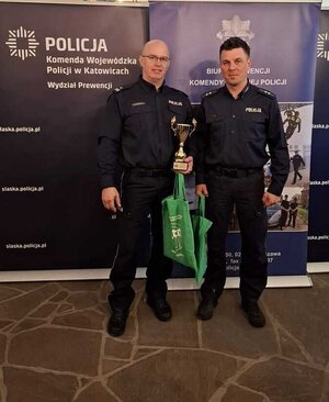 policjanci podczas zawodów
