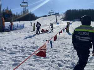 policjanci podczas zawodów