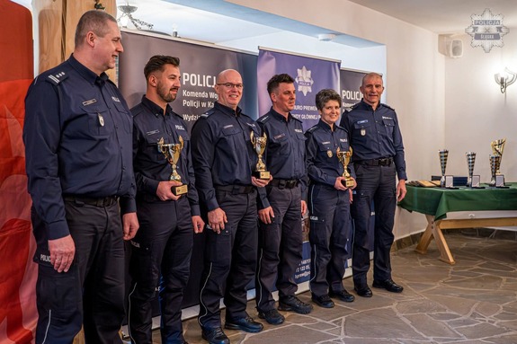 policjanci podczas zawodów