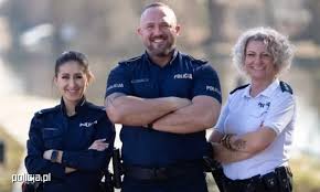 policjanci
