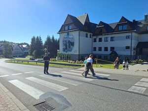 policjant, dzieci, przejście dla pieszych